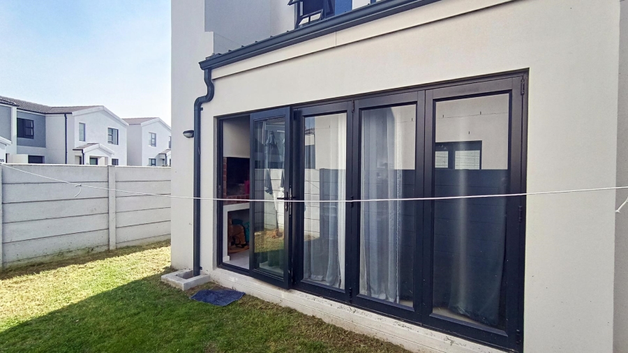 3 Bedroom Property for Sale in Peerless Park North Western Cape